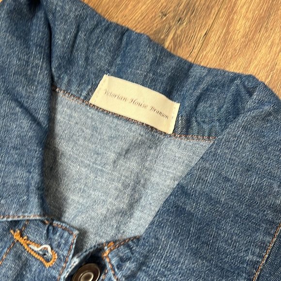 Denim and lace sleeveless top - Picture 2 of 5